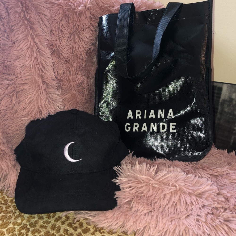 Ariana Grande hat and tote bag 🖤